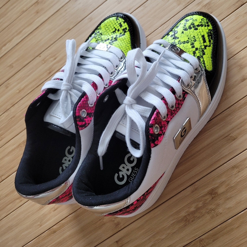 GBG Los Angeles Shoes too small.